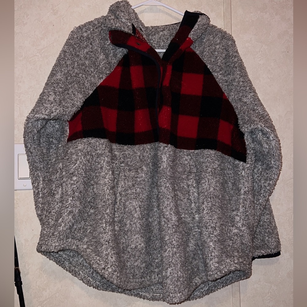 2x Maurices qaurter button up sweater